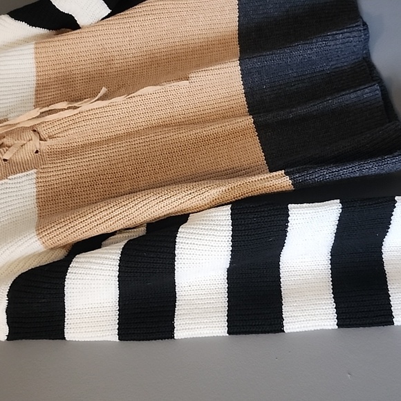 AMASOO SWEATER - Picture 3 of 4